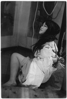 SY31大塚啓子囚女後手柱縛り