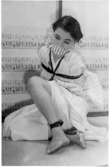 108−10 DS04 須川令子寝乱れ姿2