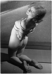 Y88シーラケニ金髪は縄に動く