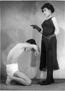 196-07b 犬の折檻2春日001d