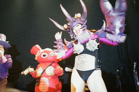 7162422_1897462231_57large